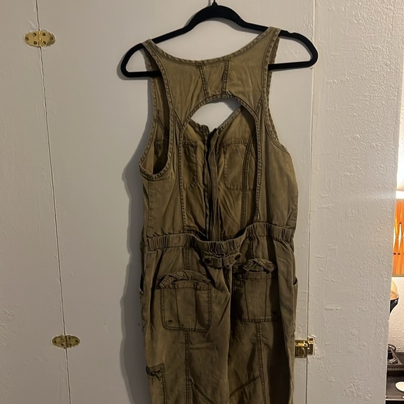Free People cut out back pilot cargo overalls - Picture 3 of 3